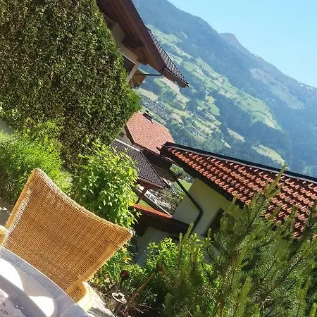 度假居 Tyrol 菲根